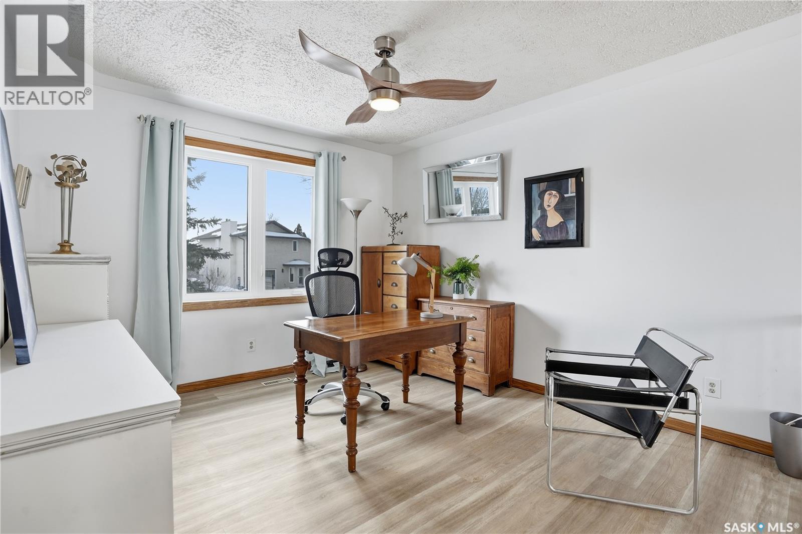 2423 Strathmore Place E, Regina, SK - Indoor Photo Showing Office