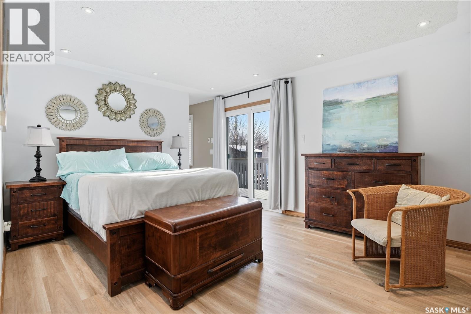 2423 Strathmore Place E, Regina, SK - Indoor Photo Showing Bedroom