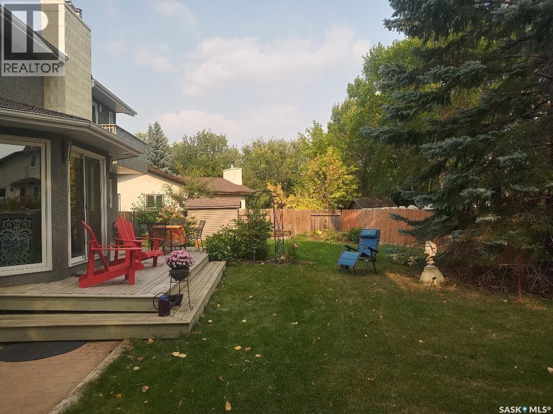2423 Strathmore Place E, Regina, SK - Outdoor With Deck Patio Veranda