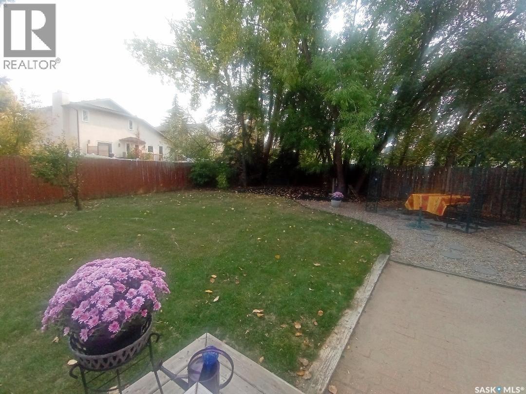 2423 Strathmore Place E, Regina, SK - Outdoor With Deck Patio Veranda