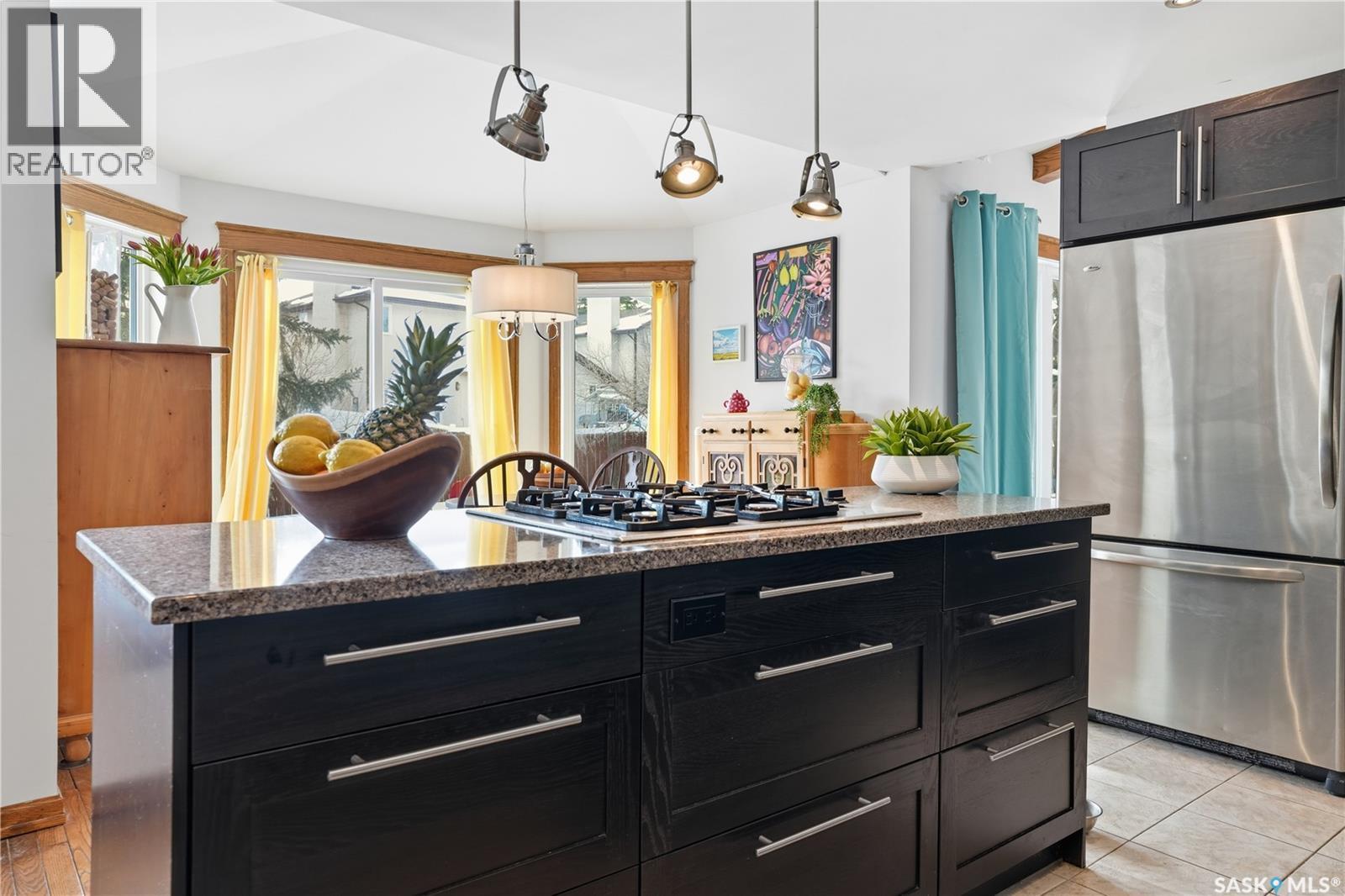 2423 Strathmore Place E, Regina, SK - Indoor Photo Showing Kitchen