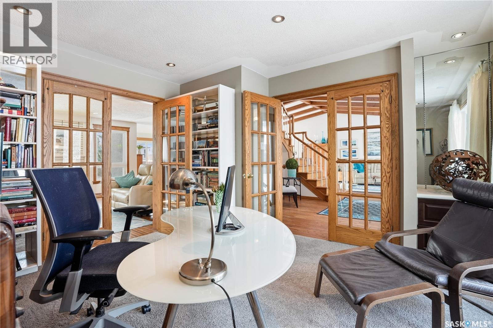 2423 Strathmore Place E, Regina, SK - Indoor