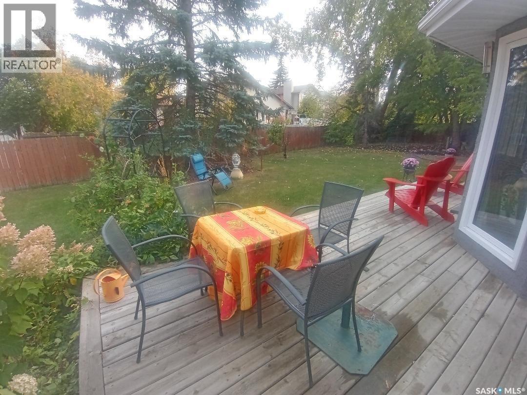 2423 Strathmore Place E, Regina, SK - Outdoor With Deck Patio Veranda