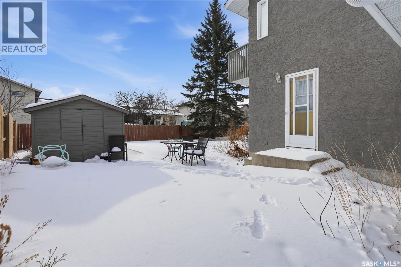 2423 Strathmore Place E, Regina, SK - Outdoor