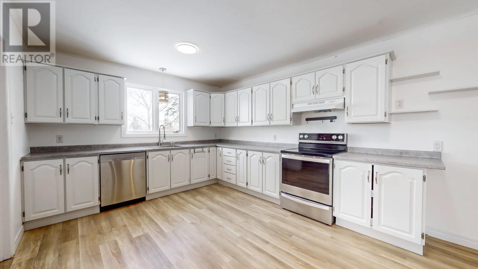 10 Laughlin Crescent, St. John'S, NL - Indoor Photo Showing Kitchen