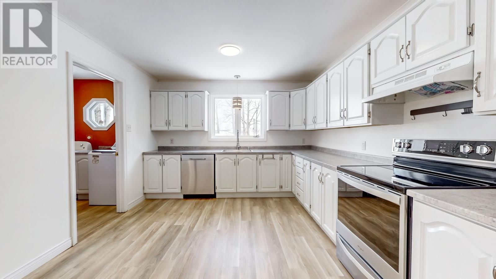 10 Laughlin Crescent, St. John'S, NL - Indoor Photo Showing Kitchen