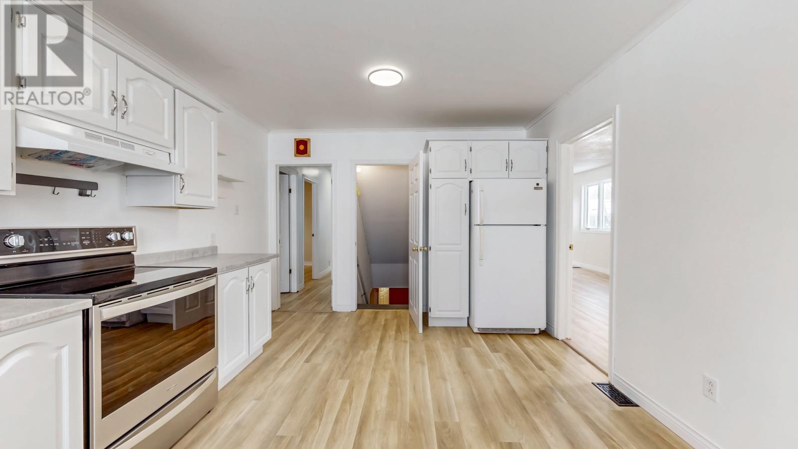 10 Laughlin Crescent, St. John'S, NL - Indoor Photo Showing Kitchen