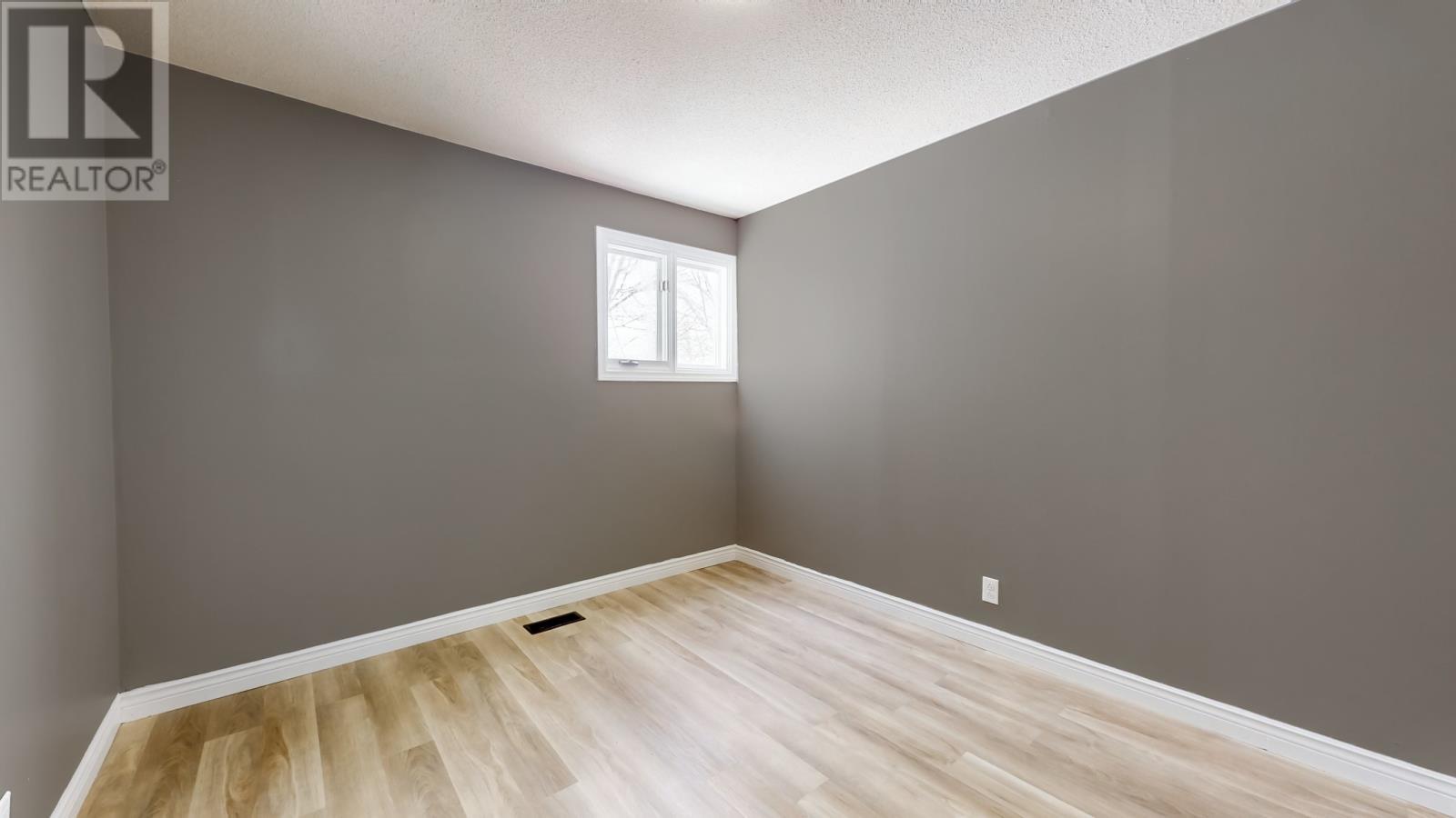 10 Laughlin Crescent, St. John'S, NL - Indoor Photo Showing Other Room
