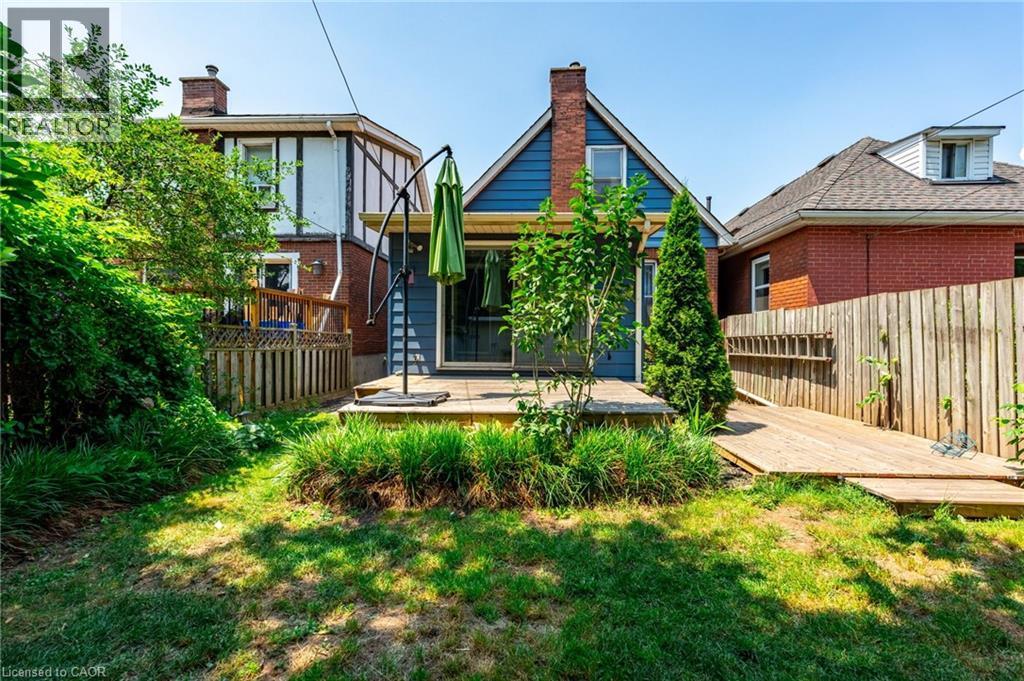 52 Connaught Avenue N, Hamilton, ON - Outdoor