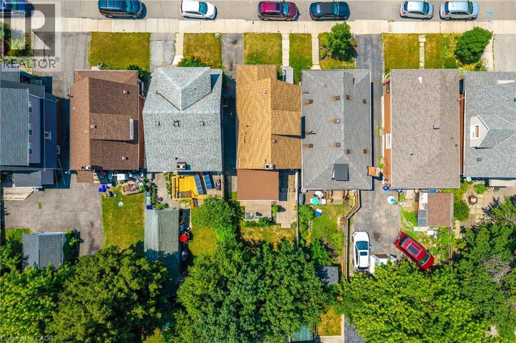 52 Connaught Avenue N, Hamilton, ON -