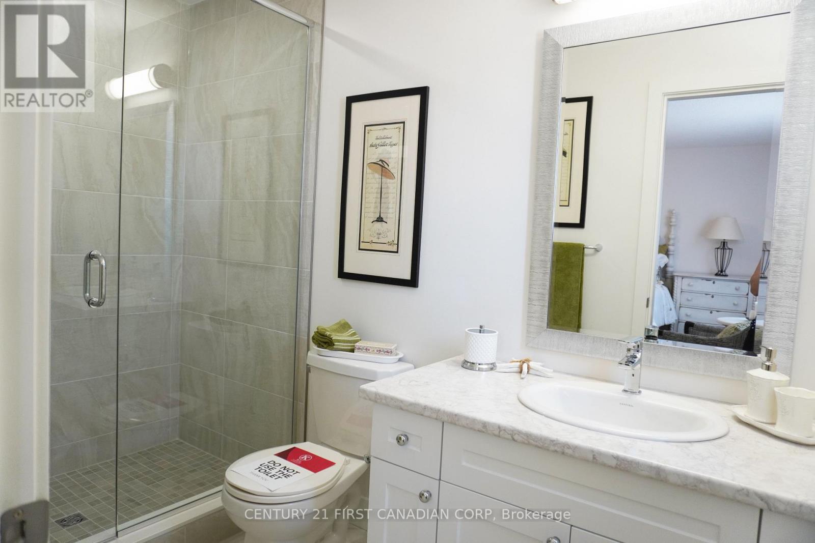 1 - 530 Gatestone Road, London South (South U), ON - Indoor Photo Showing Bathroom