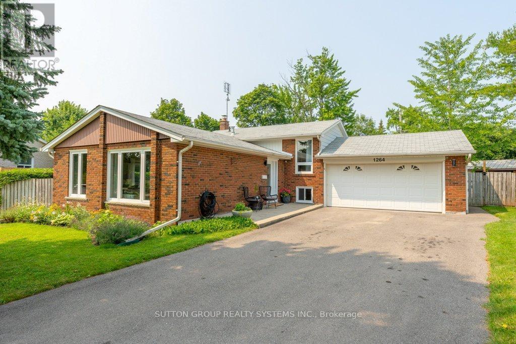 1264 Landfair Crescent, Oakville, ON - Outdoor