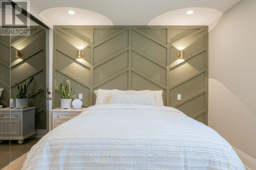 1264 Landfair Crescent, Oakville, ON - Indoor Photo Showing Bedroom