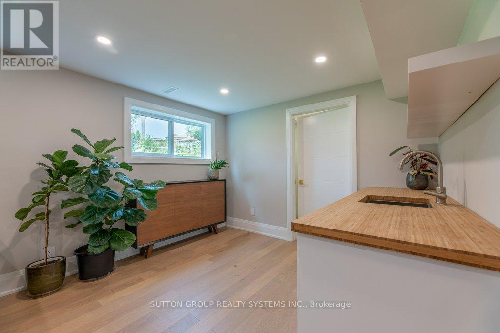 1264 Landfair Crescent, Oakville, ON - Indoor