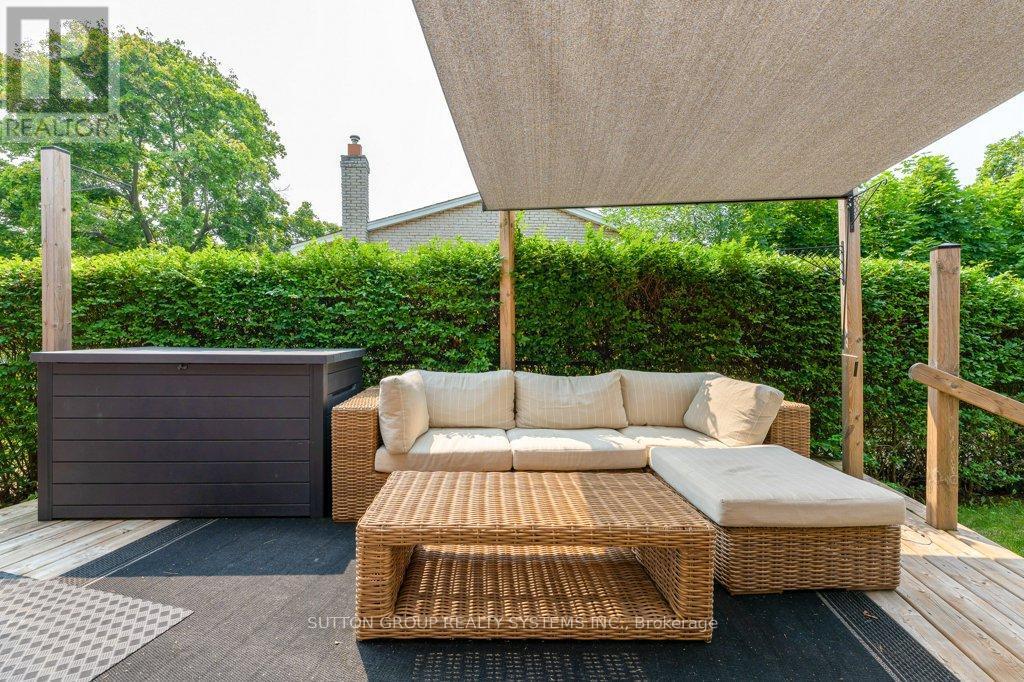 1264 Landfair Crescent, Oakville, ON - Outdoor With Deck Patio Veranda With Exterior