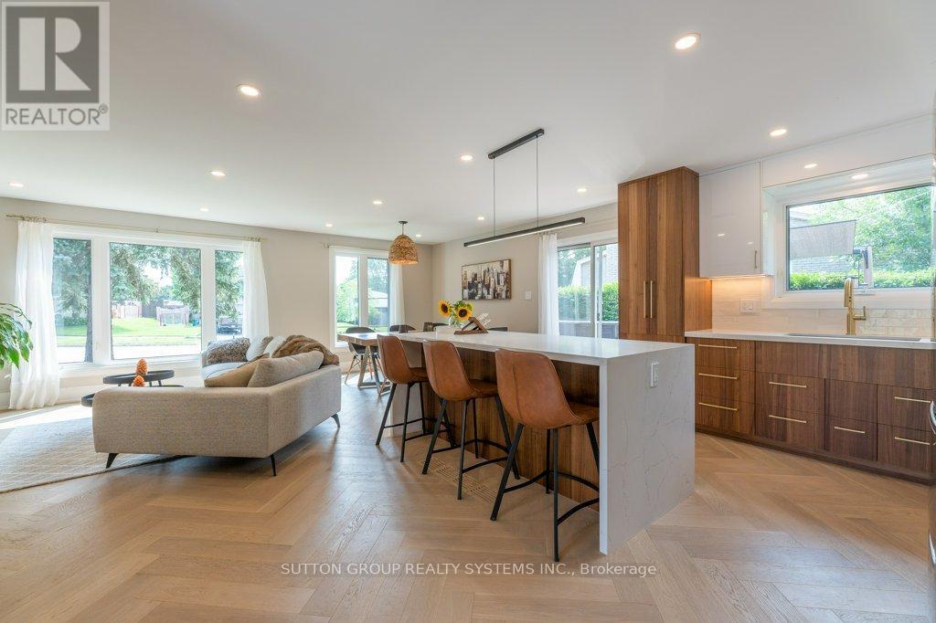 1264 Landfair Crescent, Oakville, ON - Indoor