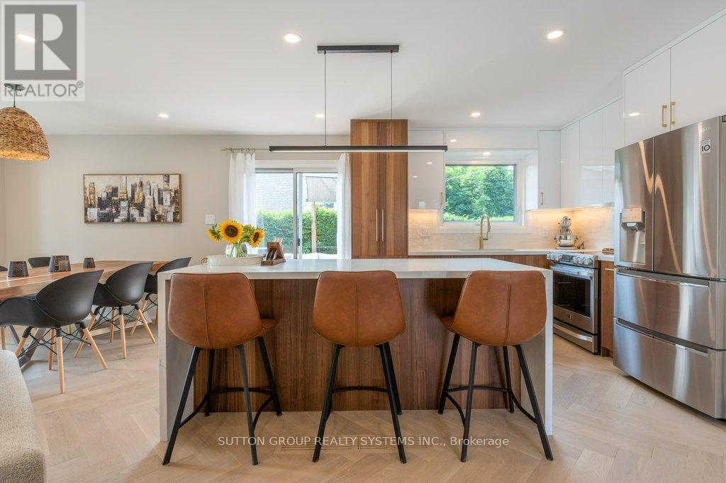 1264 Landfair Crescent, Oakville, ON - Indoor