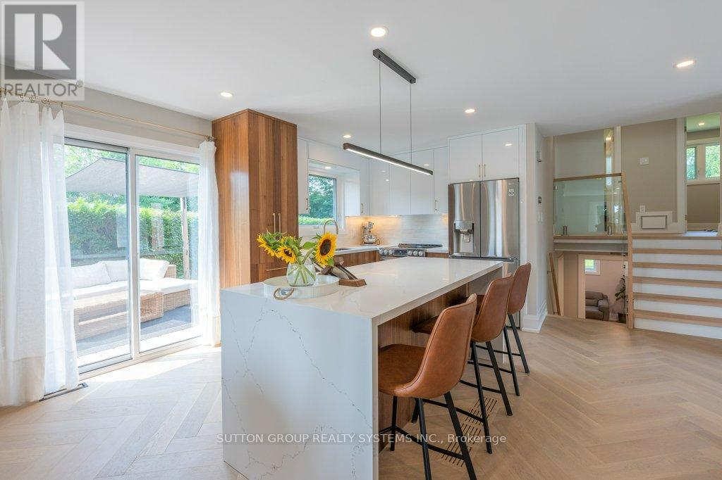 1264 Landfair Crescent, Oakville, ON - Indoor