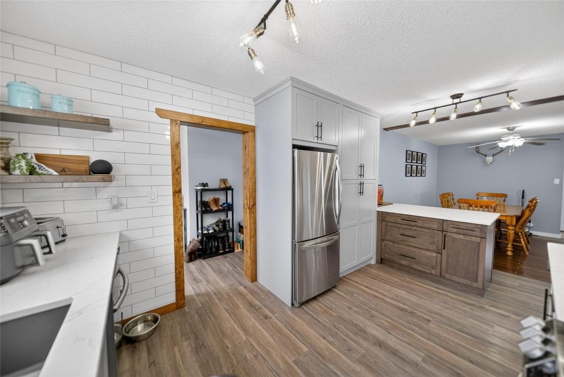 209 14Th Street, Cranbrook, BC - Indoor Photo Showing Kitchen