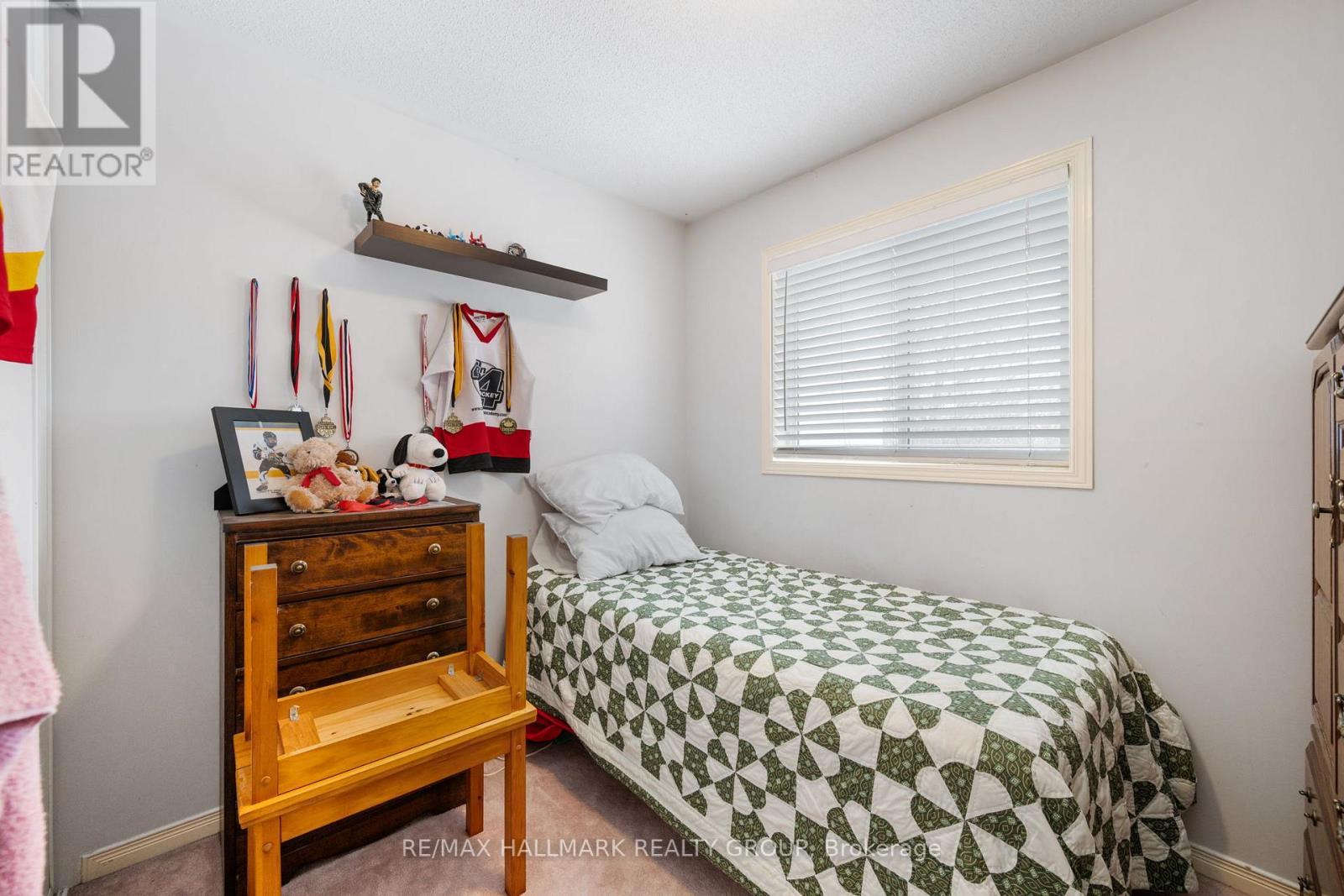 857 Nesting Way Nw, Ottawa, ON - Indoor Photo Showing Bedroom