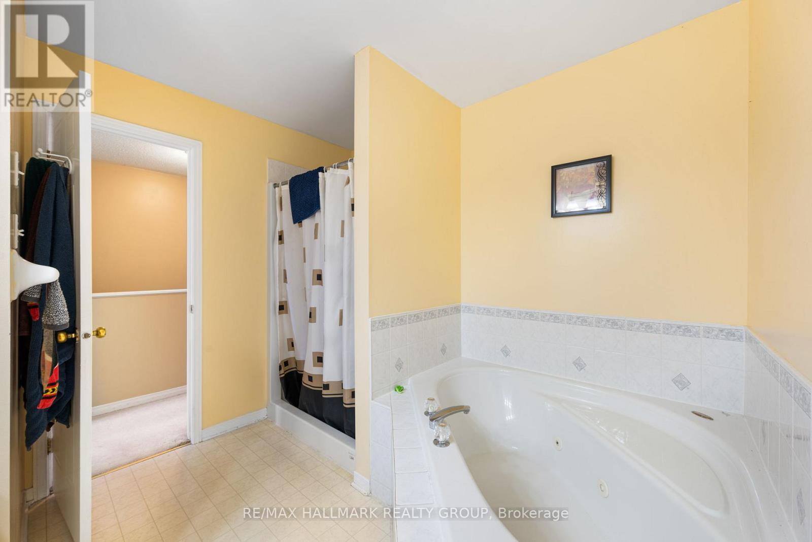 857 Nesting Way Nw, Ottawa, ON - Indoor Photo Showing Bathroom