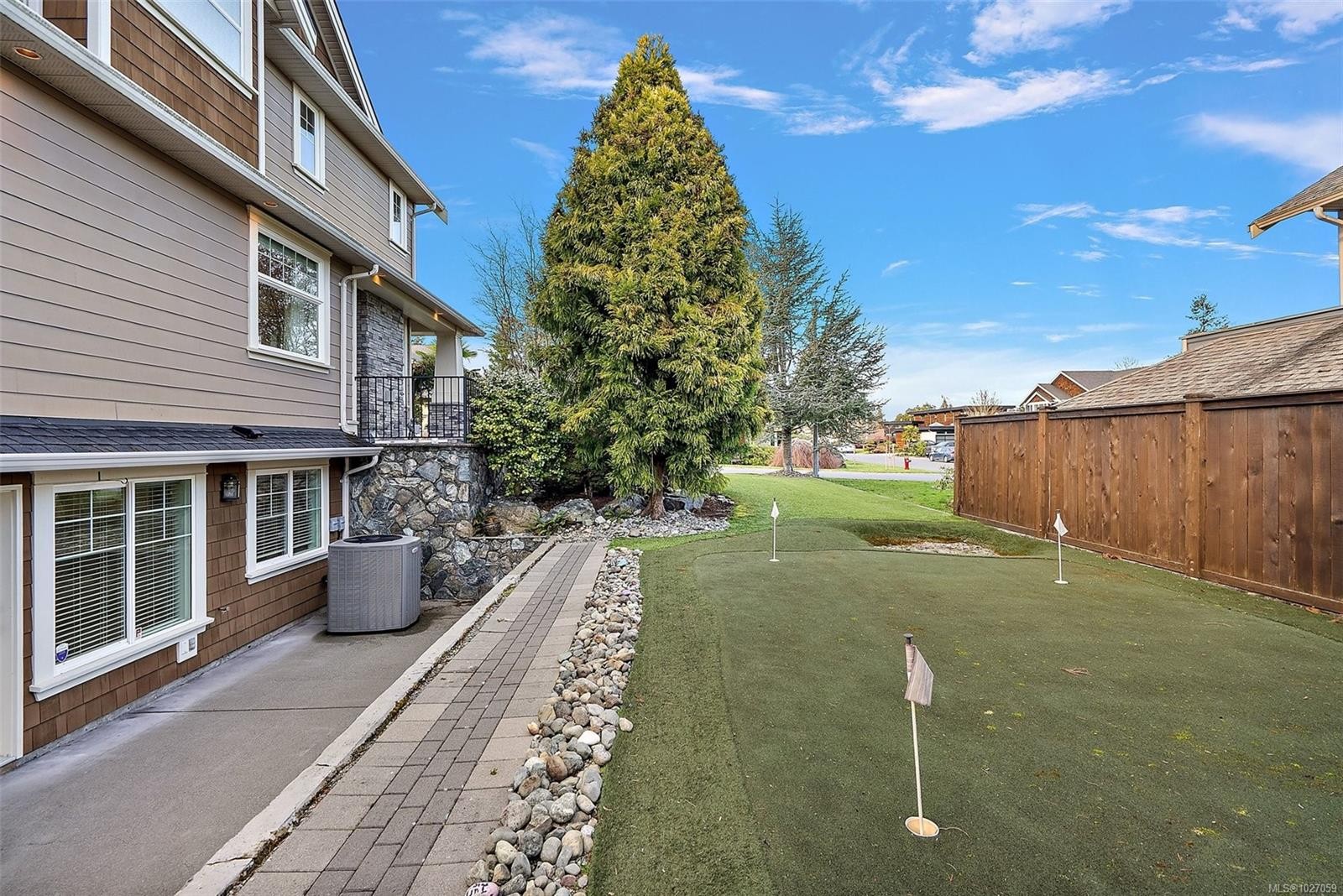 4973 La Quinta Pl, Saanich, BC