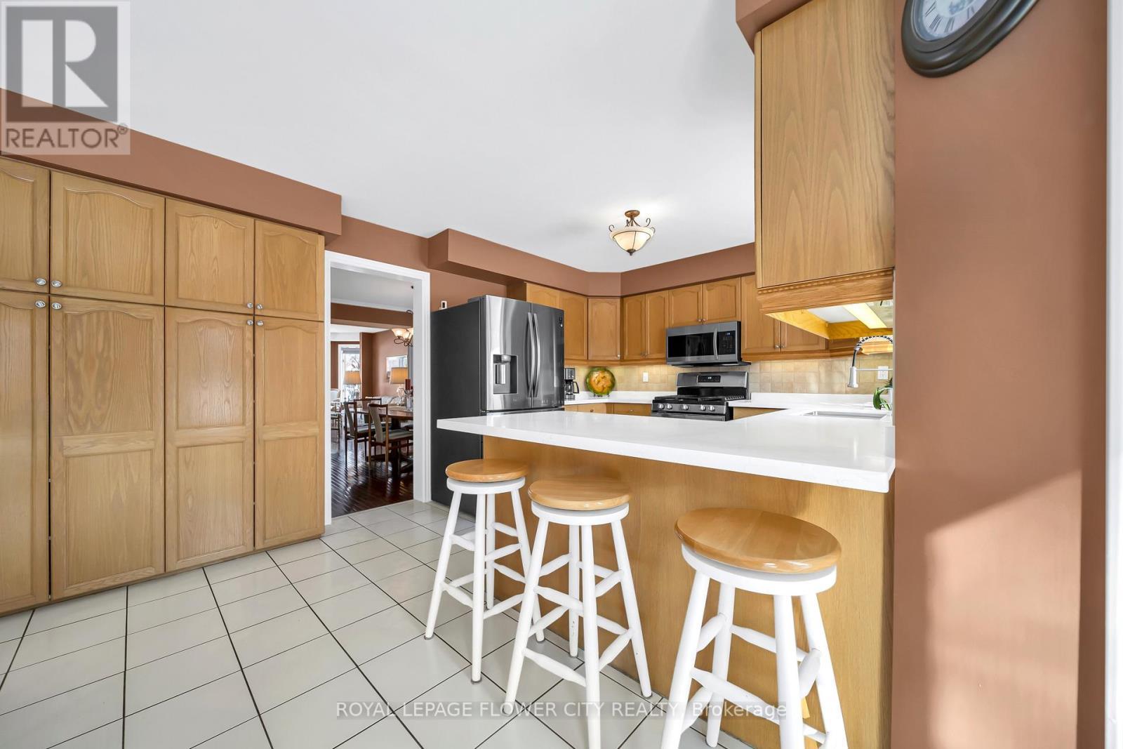 1340 Whitewater Lane, Mississauga, ON - Indoor Photo Showing Kitchen