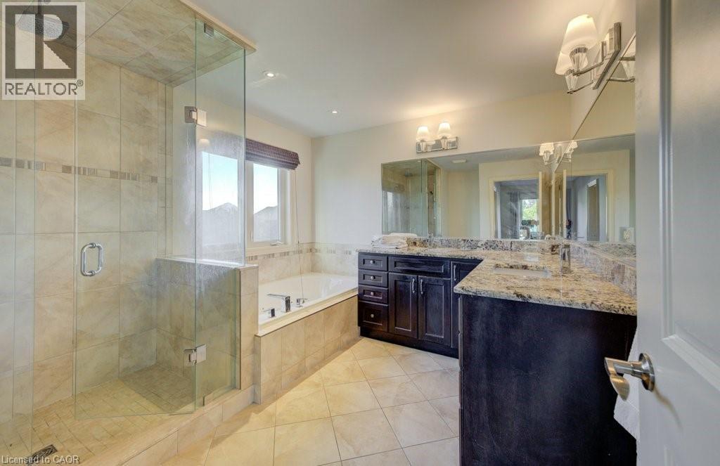 6379 Christopher Crescent, Niagara Falls, ON - Indoor Photo Showing Bathroom