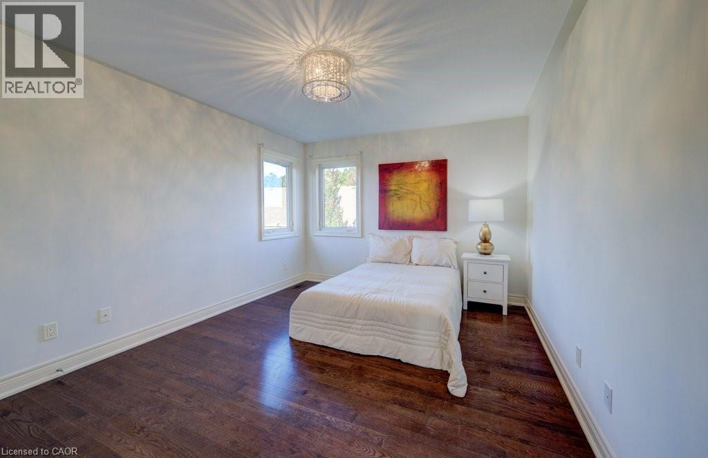 6379 Christopher Crescent, Niagara Falls, ON - Indoor Photo Showing Bedroom