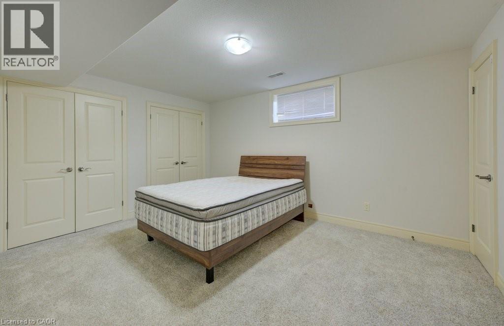 6379 Christopher Crescent, Niagara Falls, ON - Indoor Photo Showing Bedroom