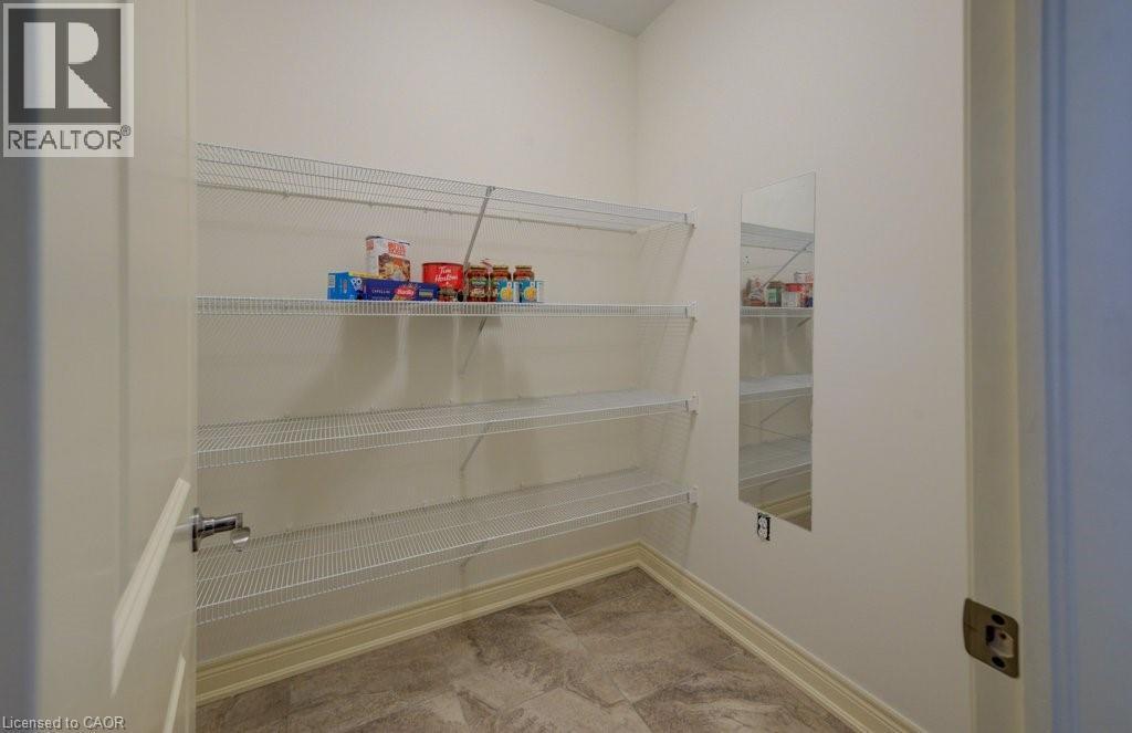 6379 Christopher Crescent, Niagara Falls, ON - Indoor With Storage