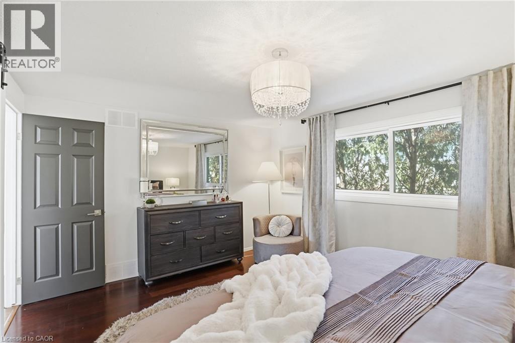 14 Basin Crescent, Hamilton, ON - Indoor Photo Showing Bedroom