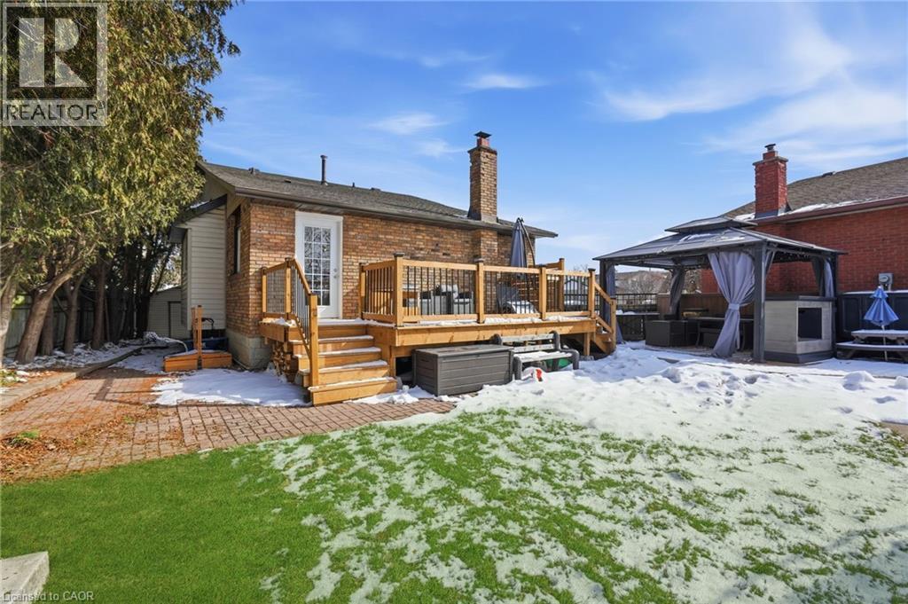 Newly constructed rear deck (2025) - 14 Basin Crescent, Hamilton, ON - Outdoor With Deck Patio Veranda