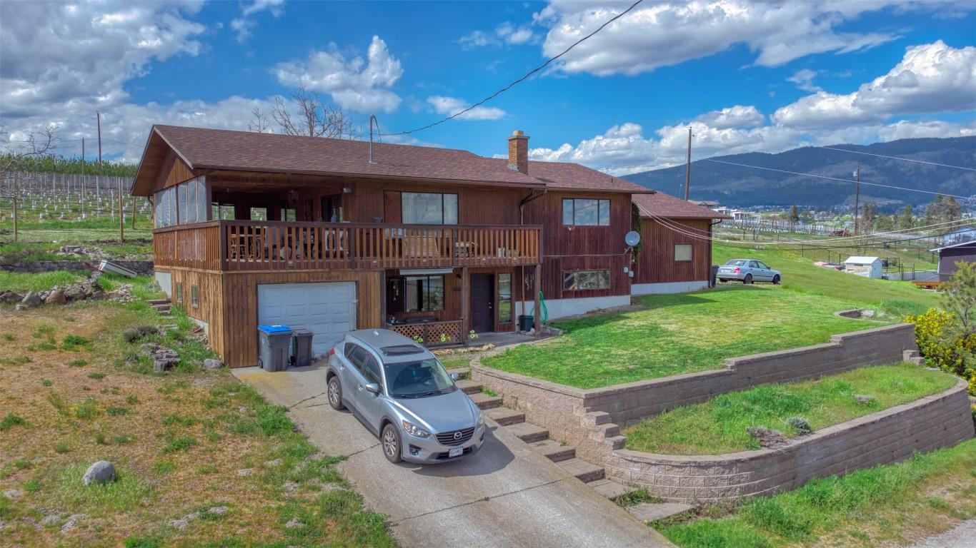 3924 Harding Road, West Kelowna, BC - Outdoor With Deck Patio Veranda