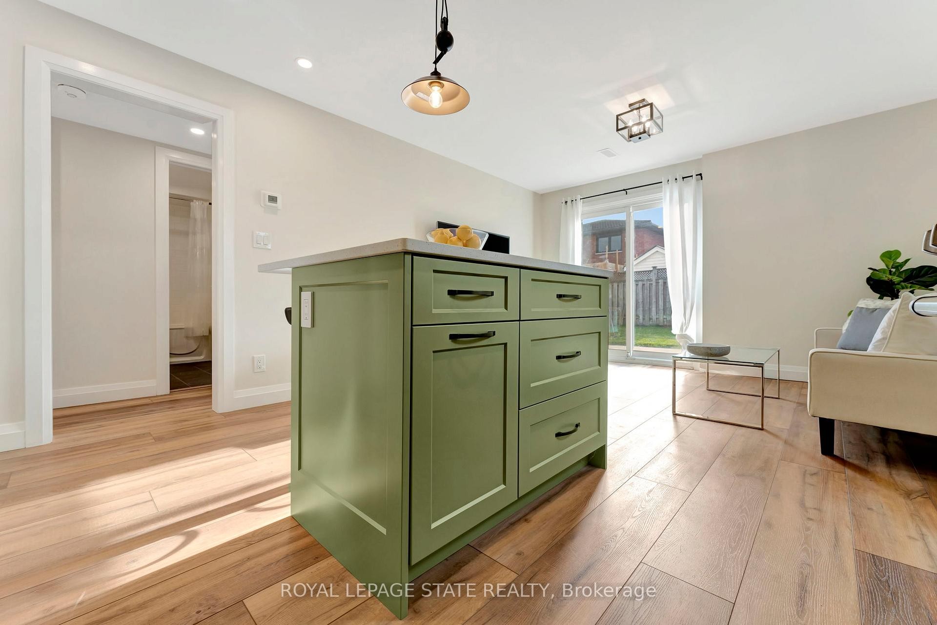 144 Ravenbury Drive, Hamilton, ON - Indoor Photo Showing Other Room