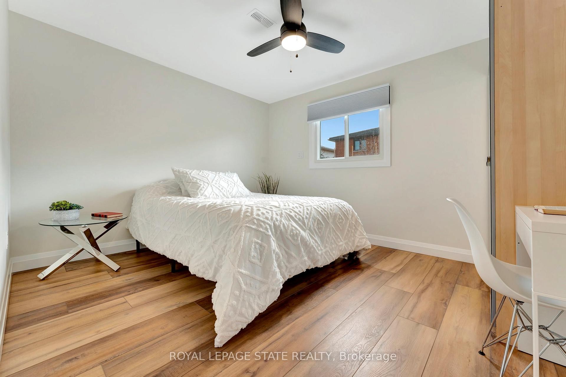 144 Ravenbury Drive, Hamilton, ON - Indoor Photo Showing Bedroom