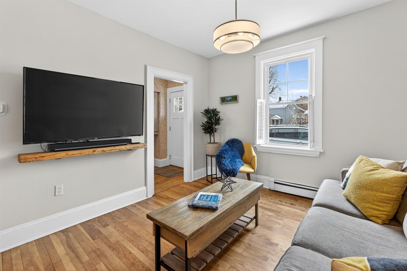 361-363 Queen Street, Charlottetown, PE