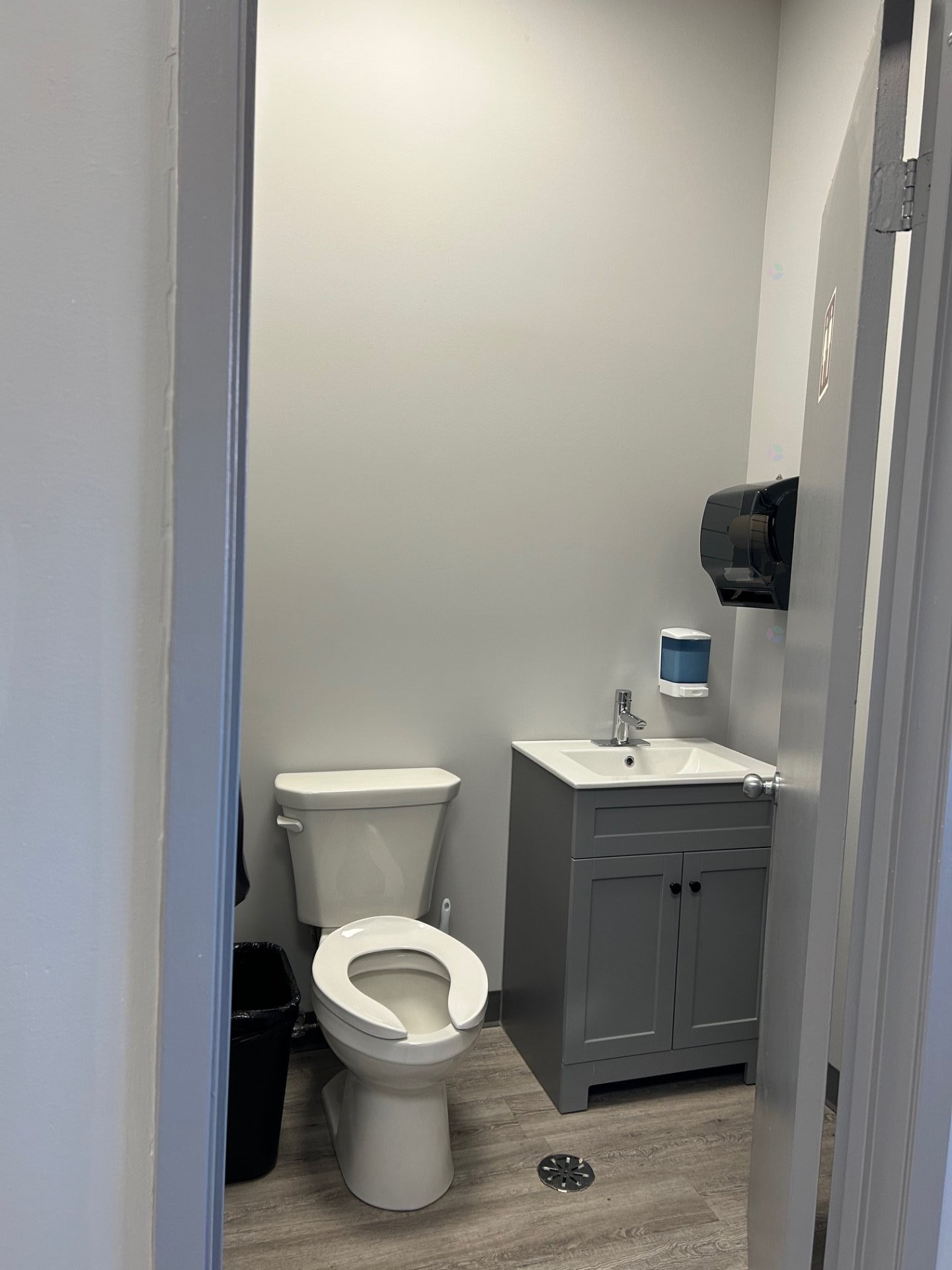 Bathroom - 100-101-2015 - 2025 8E Avenue, Montréal (Rivière-Des-Prairies/Pointe-Aux-Trembles), QC - Indoor Photo Showing Bathroom