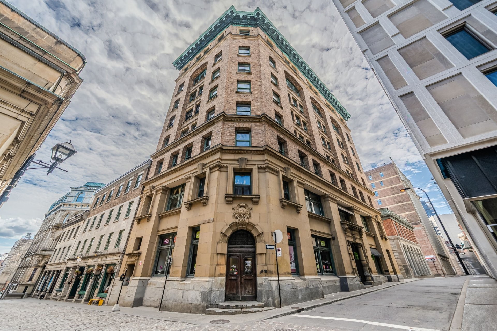 Façade - 203-204 Rue De L'Hôpital, Montréal (Ville-Marie), QC - Outdoor With Facade