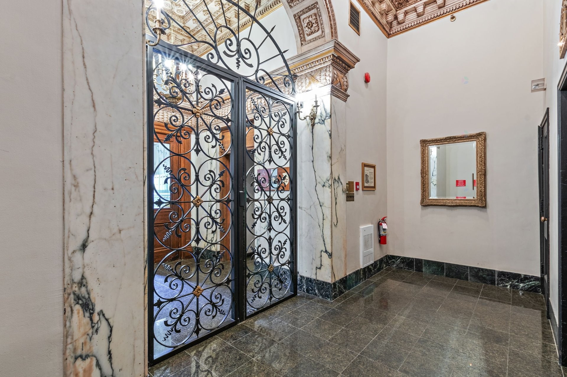 Entrée extérieure - 203-204 Rue De L'Hôpital, Montréal (Ville-Marie), QC - Indoor Photo Showing Other Room