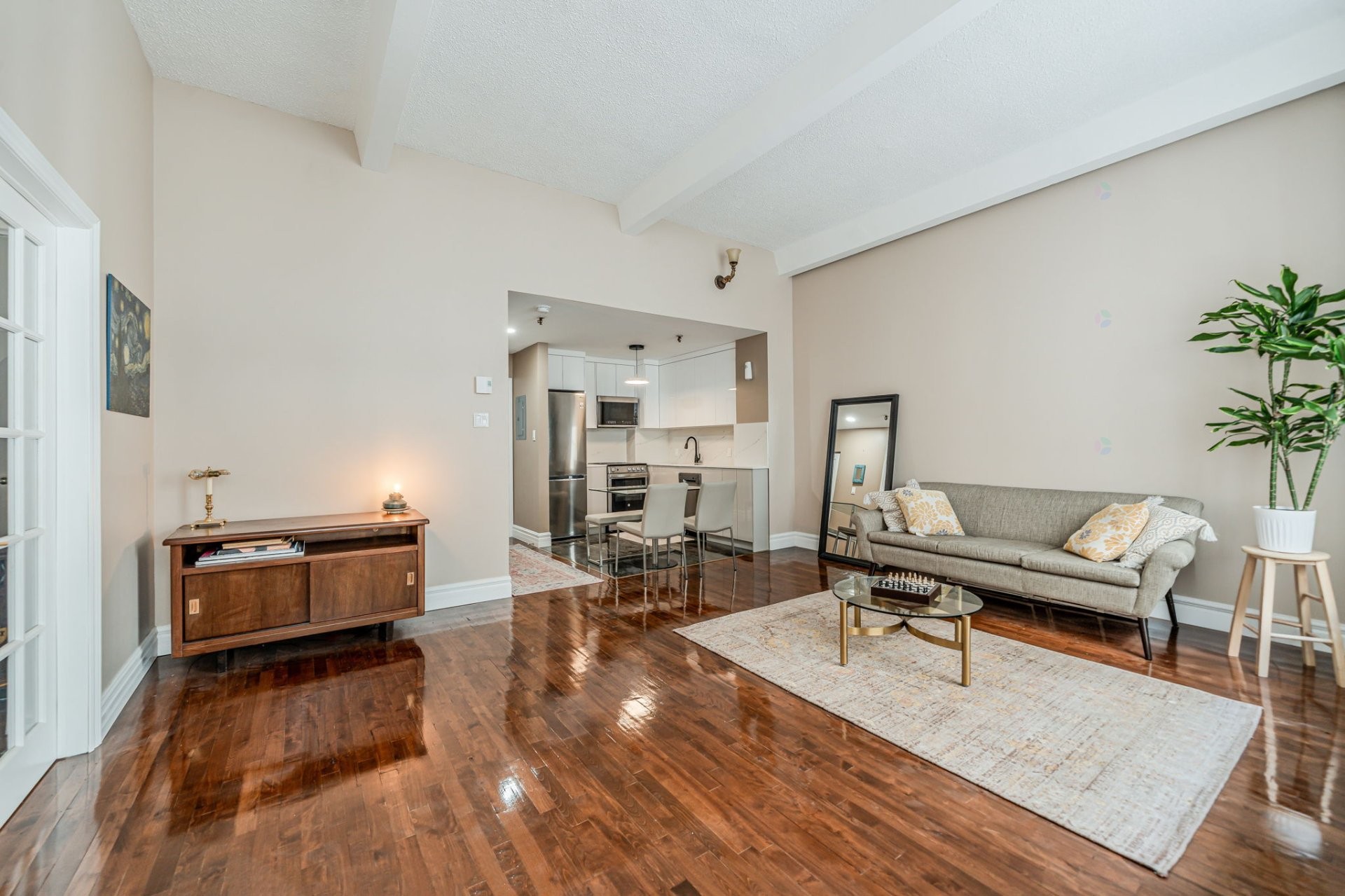 Salon - 203-204 Rue De L'Hôpital, Montréal (Ville-Marie), QC - Indoor Photo Showing Living Room