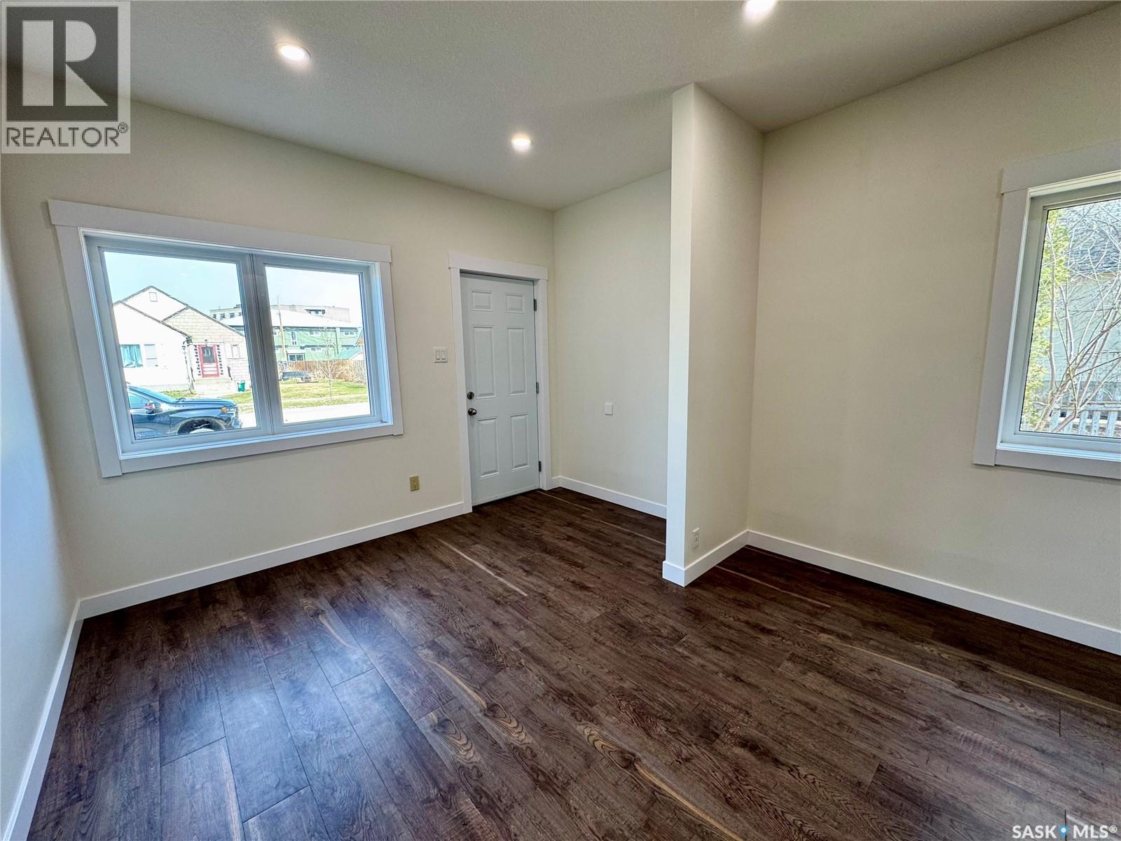 211 9Th Street E, Prince Albert, SK - Indoor Photo Showing Other Room