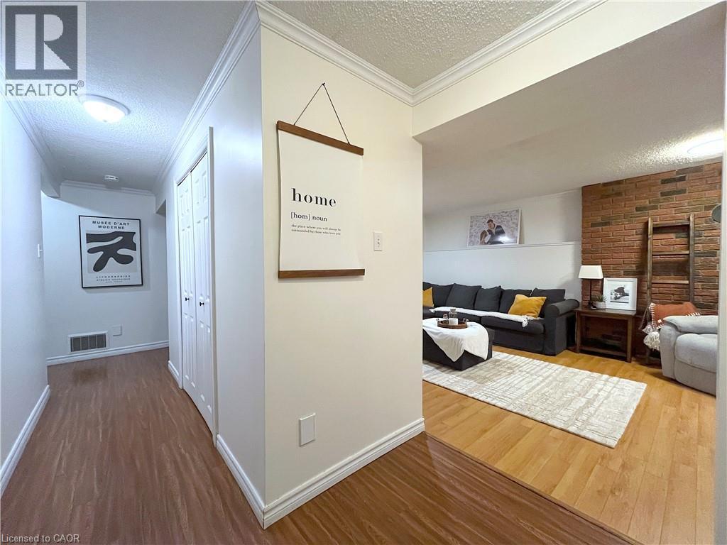 104 Cindy Avenue, Cambridge, ON - Indoor Photo Showing Other Room