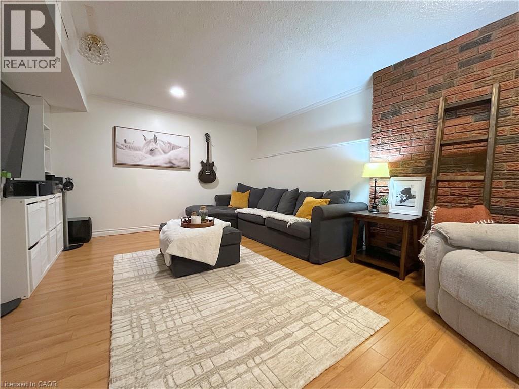 104 Cindy Avenue, Cambridge, ON - Indoor Photo Showing Other Room