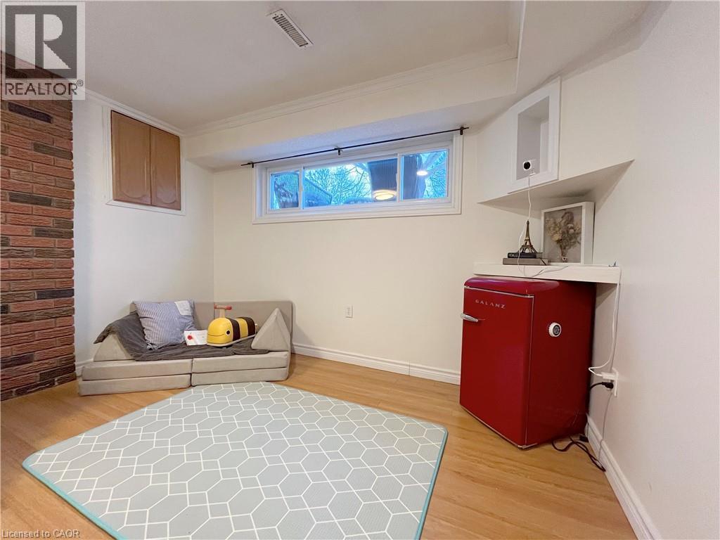 104 Cindy Avenue, Cambridge, ON - Indoor Photo Showing Other Room