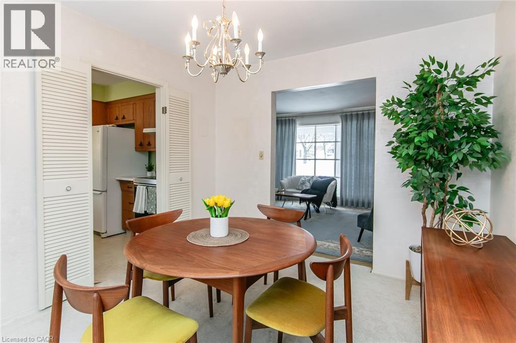 198 Ashcroft Place, Waterloo, ON - Indoor Photo Showing Dining Room