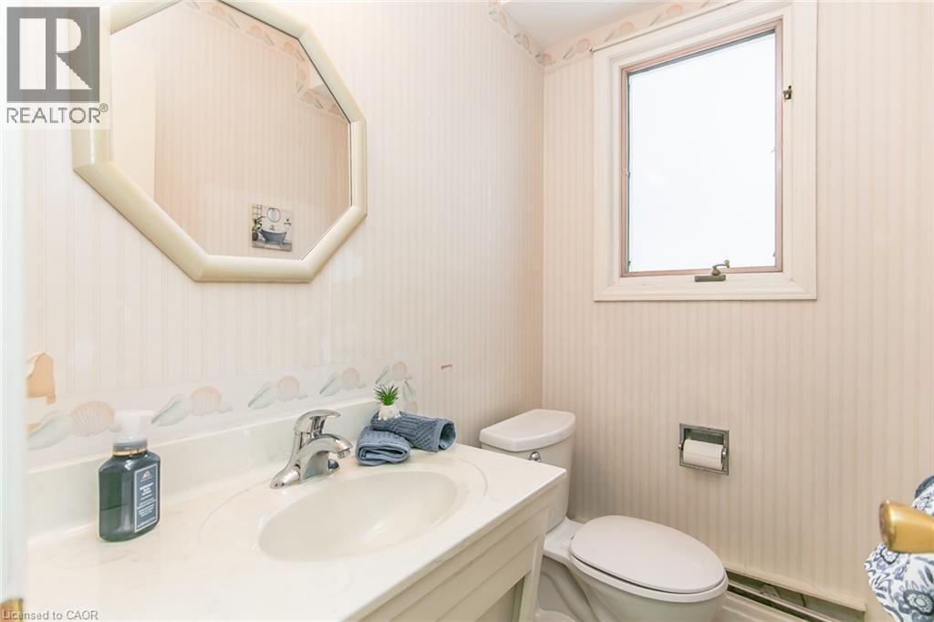 198 Ashcroft Place, Waterloo, ON - Indoor Photo Showing Bathroom