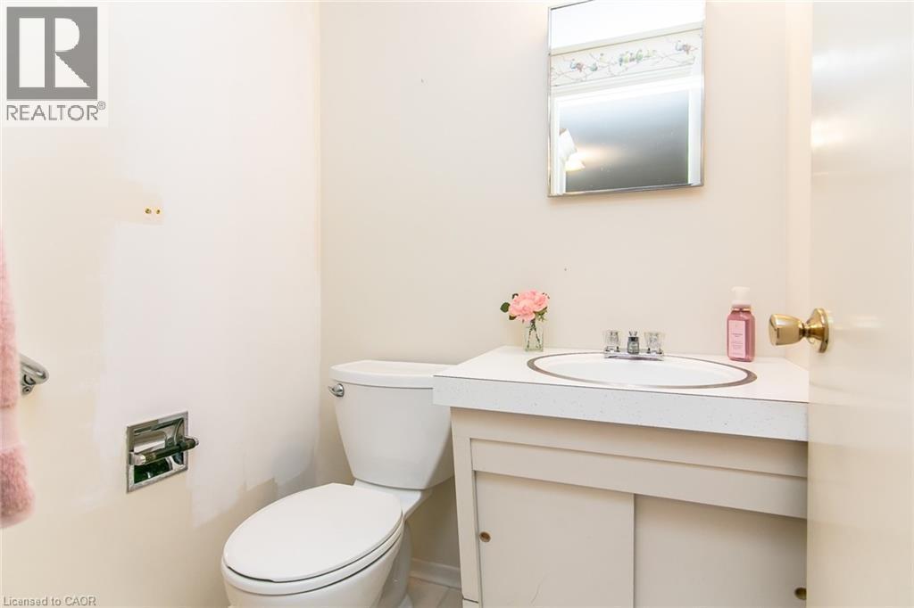 198 Ashcroft Place, Waterloo, ON - Indoor Photo Showing Bathroom