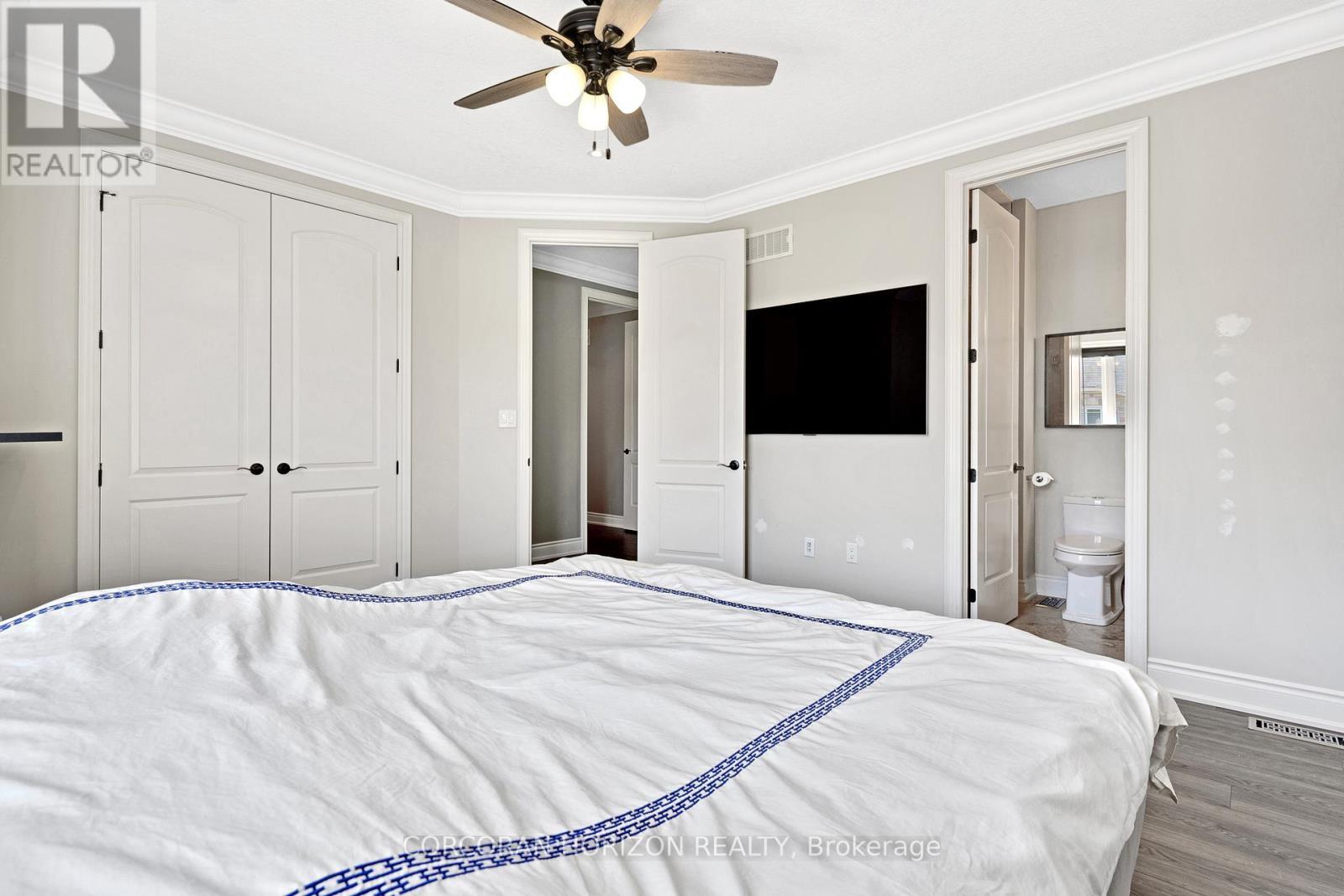 8 - 258 Edgewater Crescent, Kitchener, ON - Indoor Photo Showing Bedroom