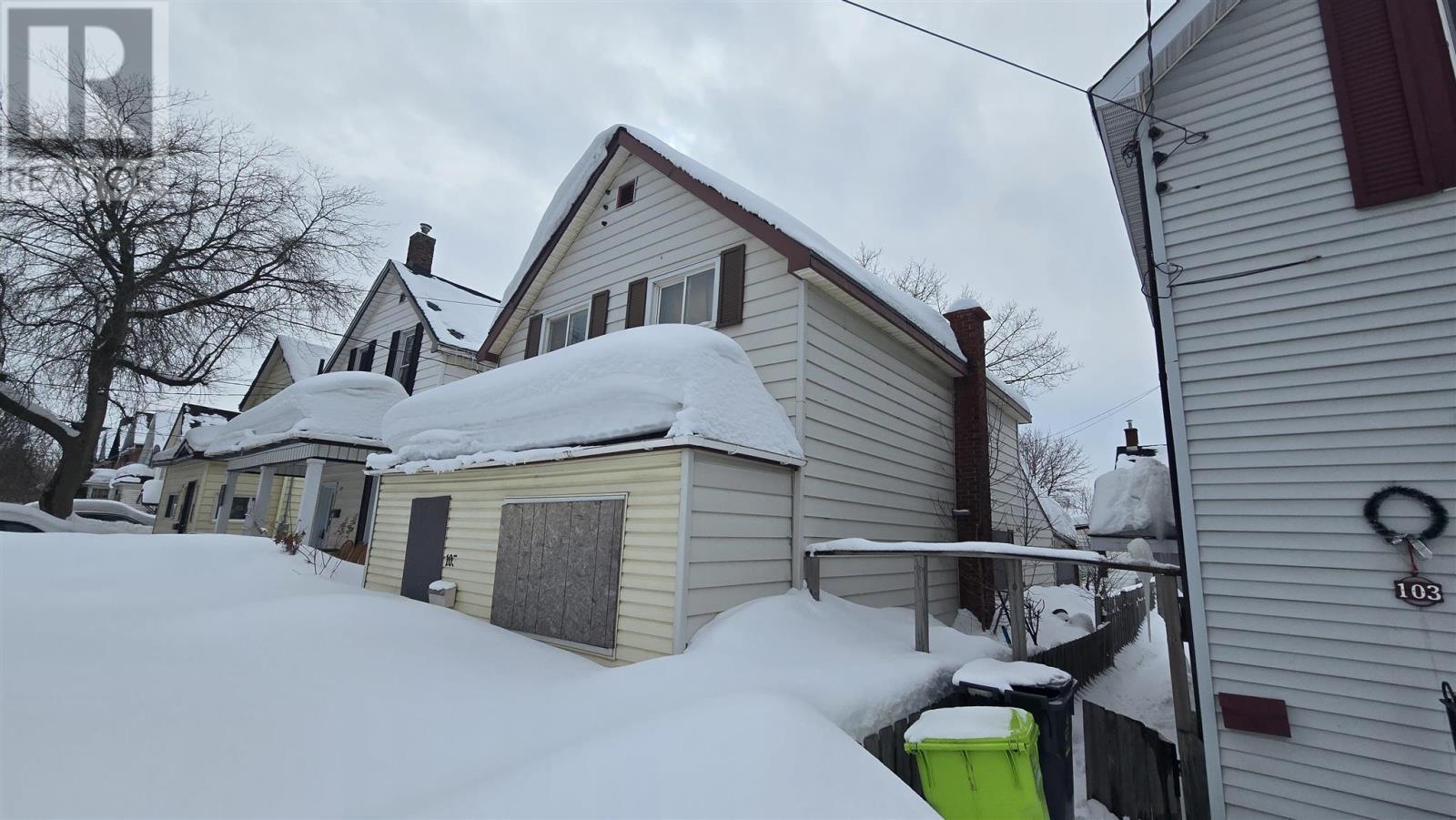 105 Albert St E, Sault Ste. Marie, ON - Outdoor